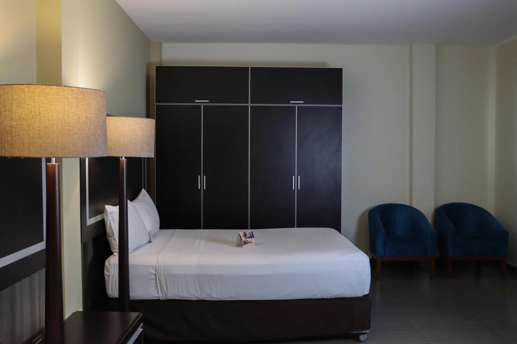 Rado Hotel - Santa Maria Trujillo Zewnętrze zdjęcie
